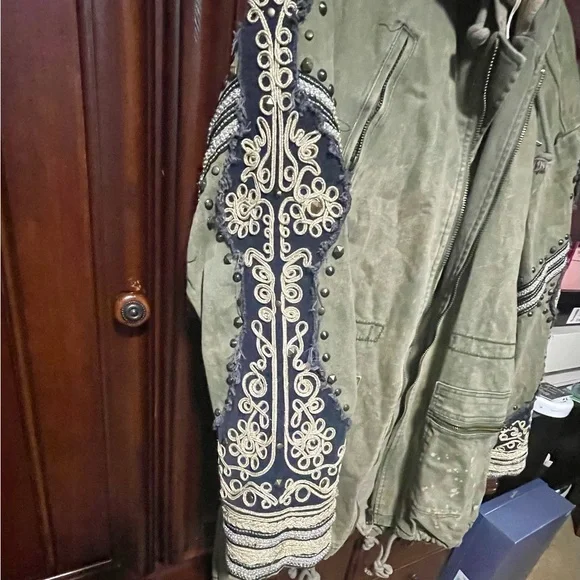 Flawed ! - Free People Moss Golden
Quills Embellished Military Coat size- XS - Picture 5 of 16